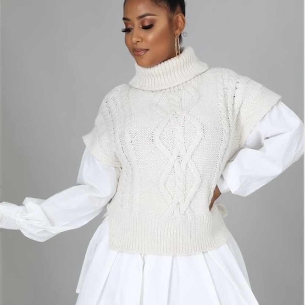 Turtleneck long sleeve shirt